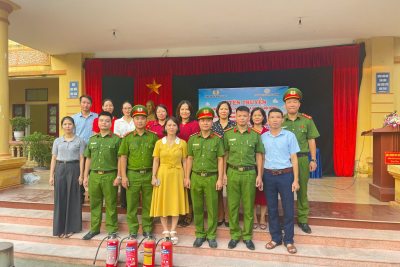 TRƯỜNG THCS TRỰC CHÍNH ĐẨY MẠNH XÂY DỰNG VĂN HÓA HỌC ĐƯỜNG VÀ PHỐI HỢP TUYÊN TRUYỀN PHÁP LUẬT NĂM HỌC 2025-2026